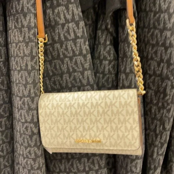 MICHAEL KORS Jet Set Travel Medium Phone Xbody Bag - Picture 15 of 16